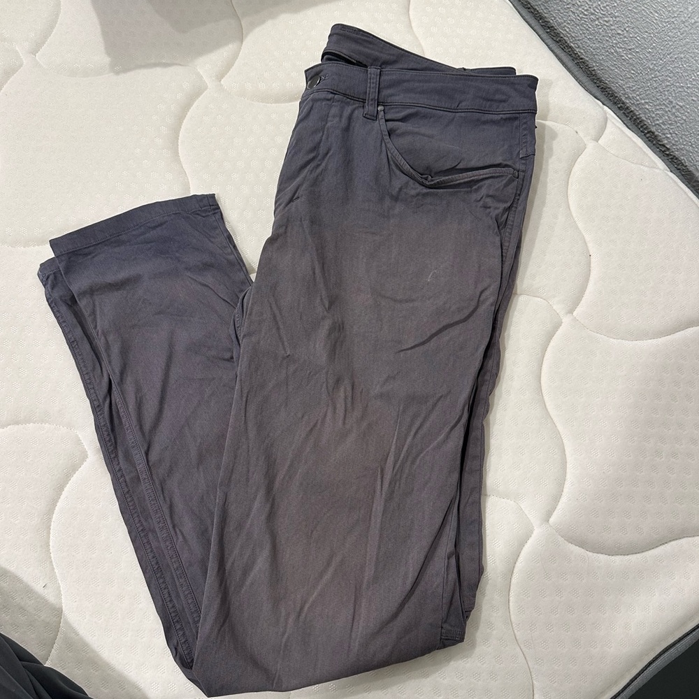 Men’s lululemon size 33 ABC pants